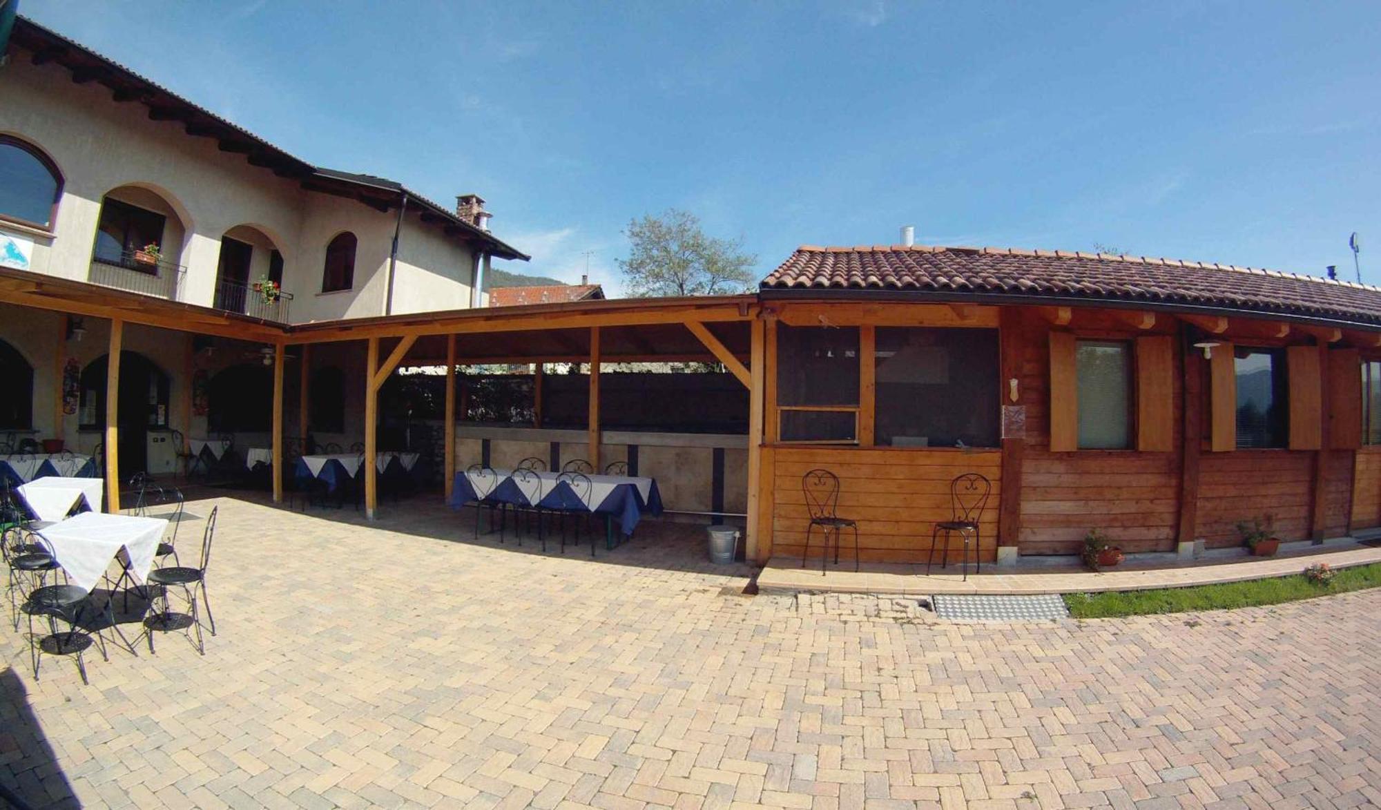 Locanda Dl'Angel Villar San Costanzo Exterior photo